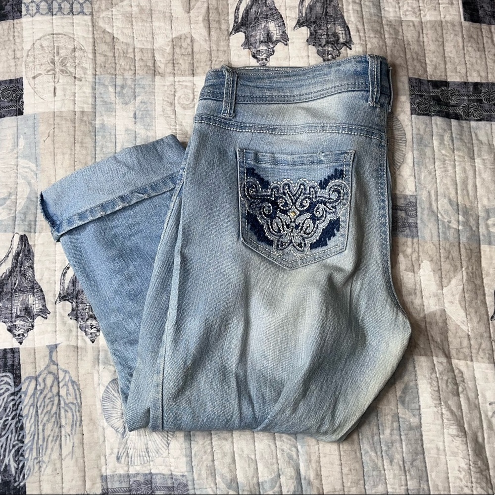 L.E.I. Cropped Distressed Denim Low Rise Jeans